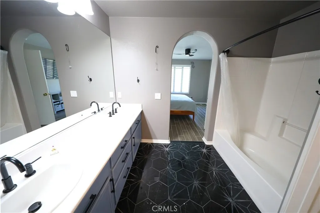 39246 Mango Bay Lane B, Murrieta, California 92563 home-pic-11